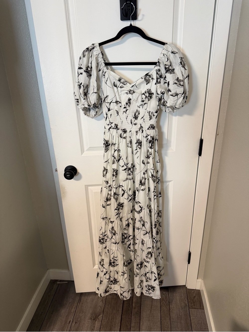 NWT BOHME White Floral Puff-Sleeve Maxi Dress in xs